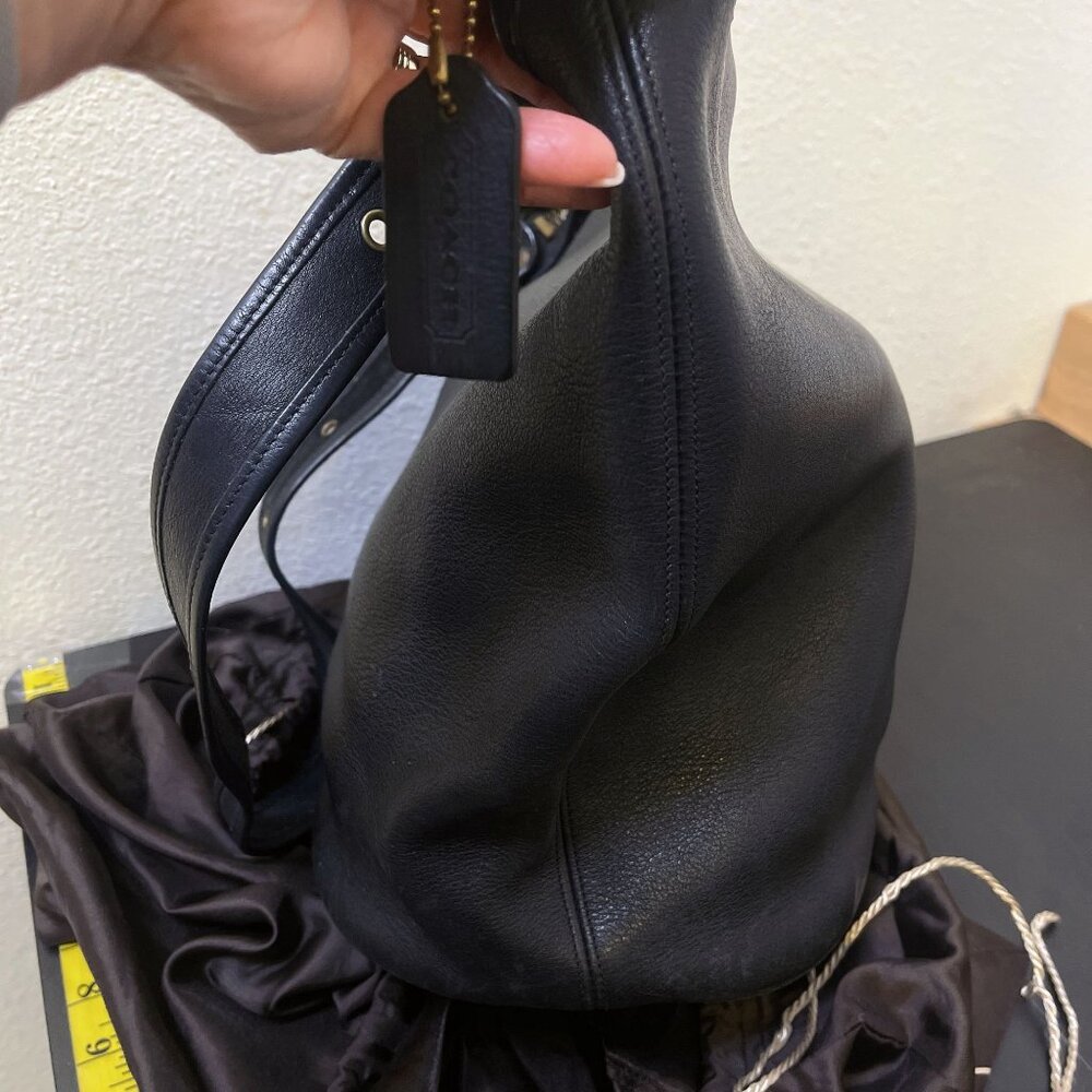 Vintage Coach Black Leather Hobo Bag With Adjustable Strap & Brass Hardware - Picture 6 of 16